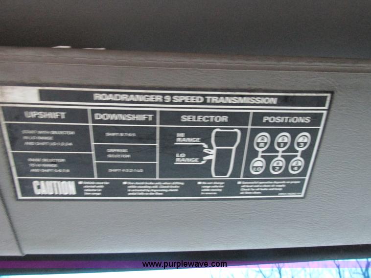 image for item H7597 1999 Sterling L8513 dump truck