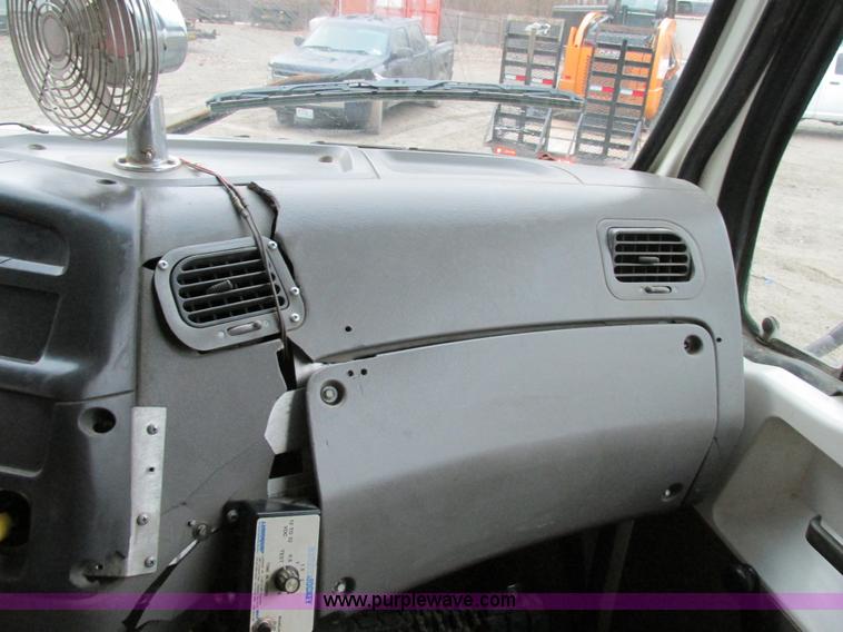 image for item H7597 1999 Sterling L8513 dump truck