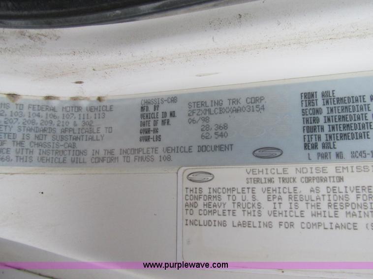 image for item H7597 1999 Sterling L8513 dump truck