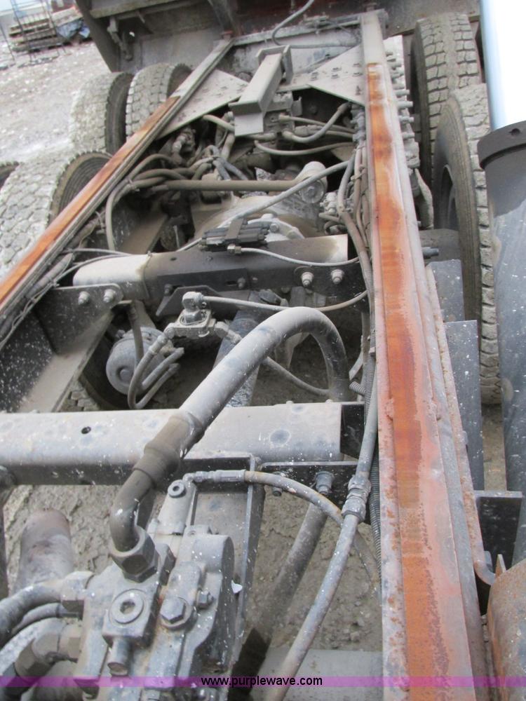 image for item H7597 1999 Sterling L8513 dump truck