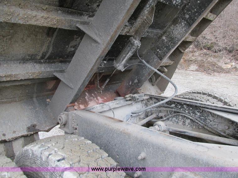 image for item H7597 1999 Sterling L8513 dump truck