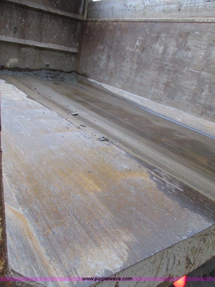 image for item H7597 1999 Sterling L8513 dump truck