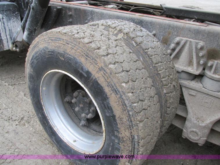 image for item H7597 1999 Sterling L8513 dump truck