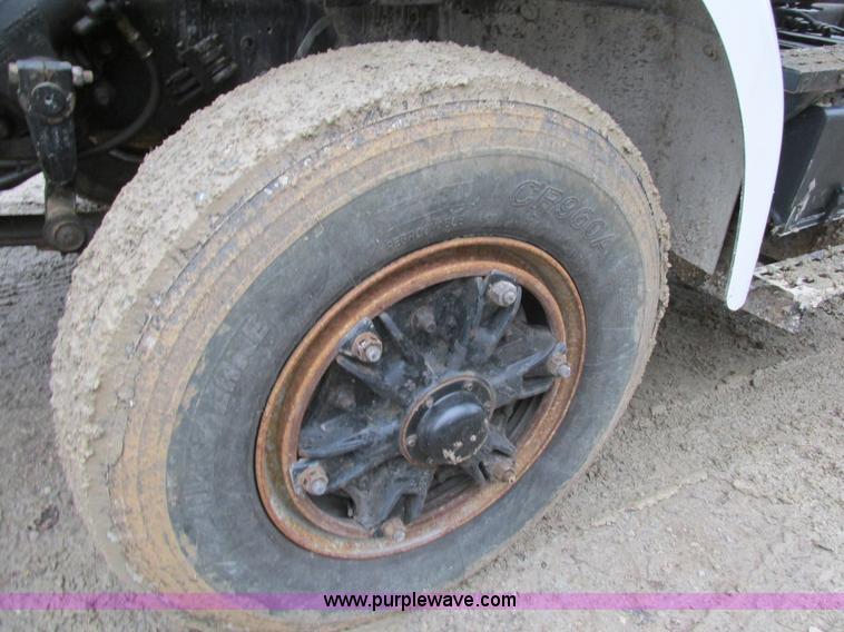 image for item H7597 1999 Sterling L8513 dump truck