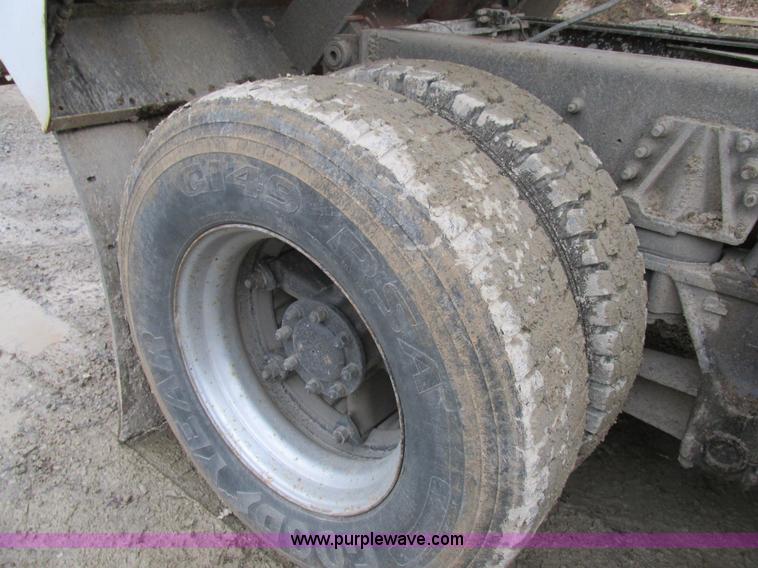 image for item H7597 1999 Sterling L8513 dump truck