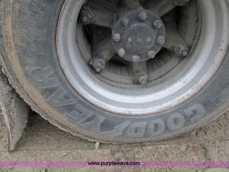 image for item H7597 1999 Sterling L8513 dump truck