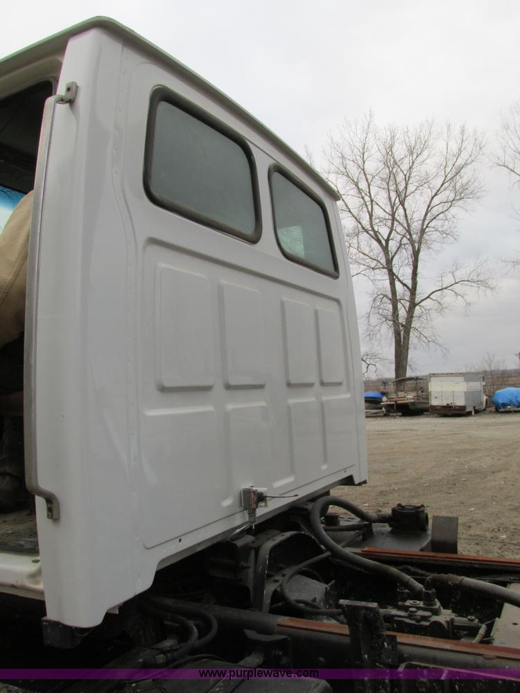 image for item H7597 1999 Sterling L8513 dump truck