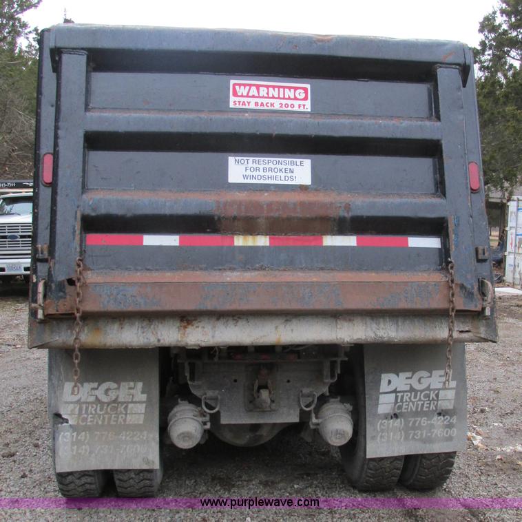 image for item H7599 1997 Ford L8000 dump truck