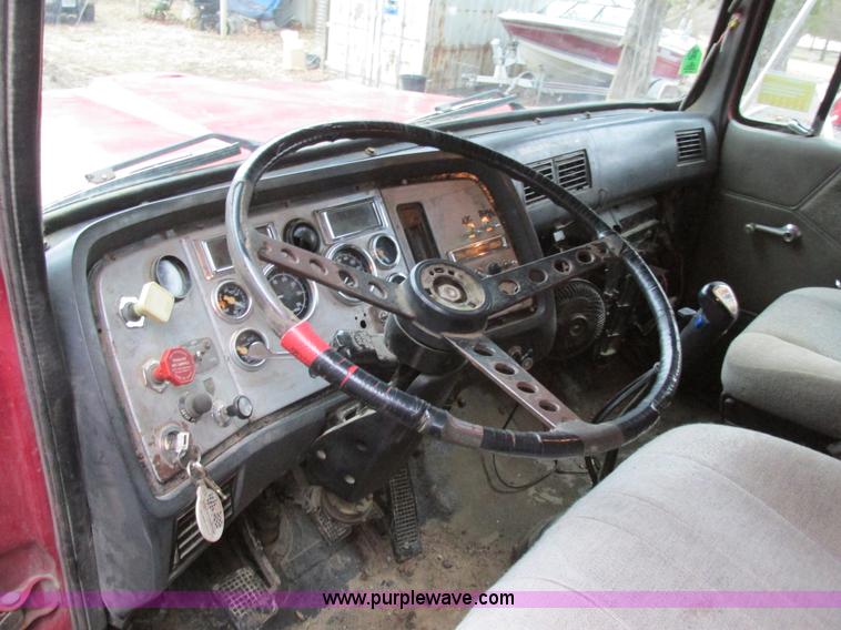 image for item H7599 1997 Ford L8000 dump truck