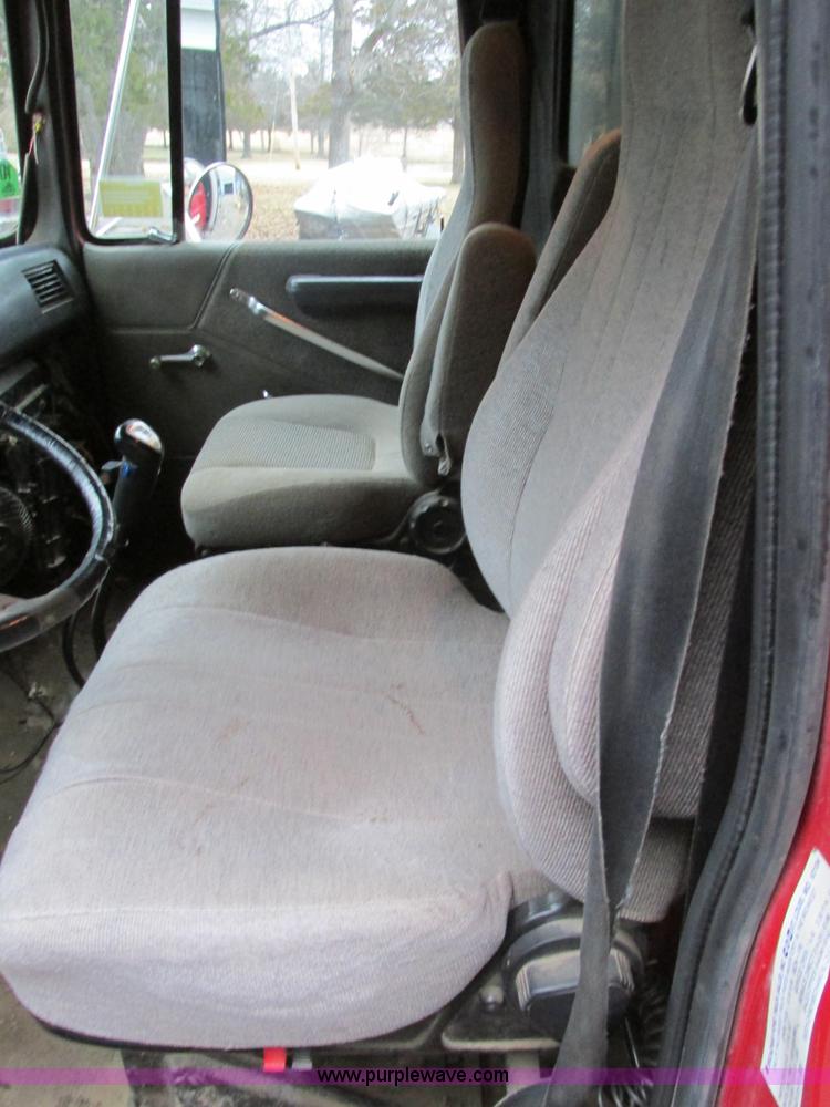 image for item H7599 1997 Ford L8000 dump truck