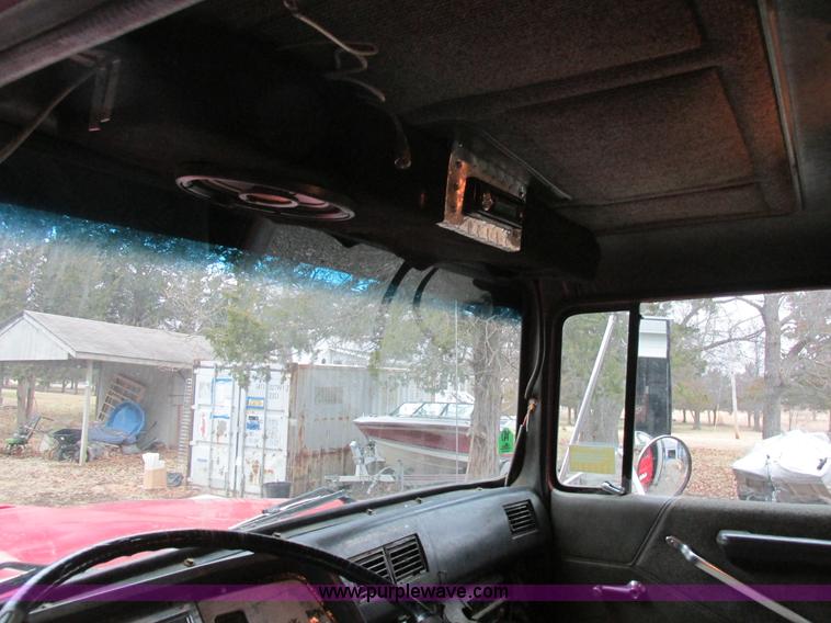 image for item H7599 1997 Ford L8000 dump truck