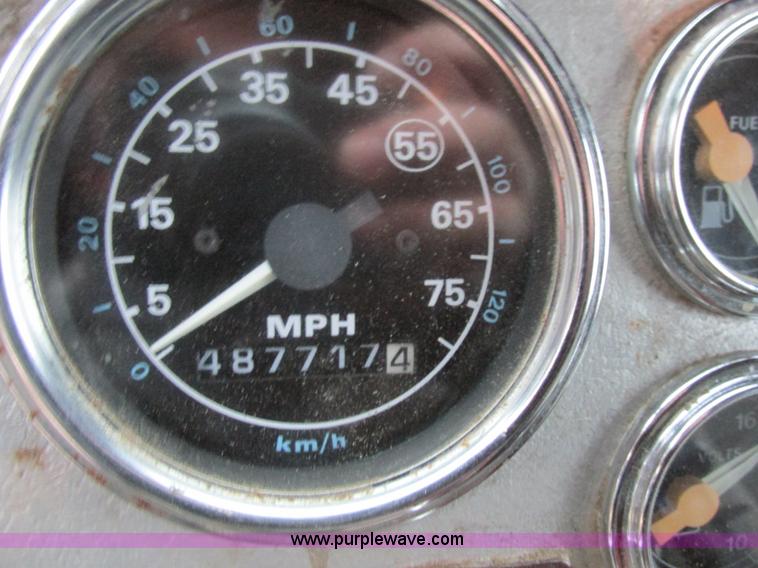 image for item H7599 1997 Ford L8000 dump truck