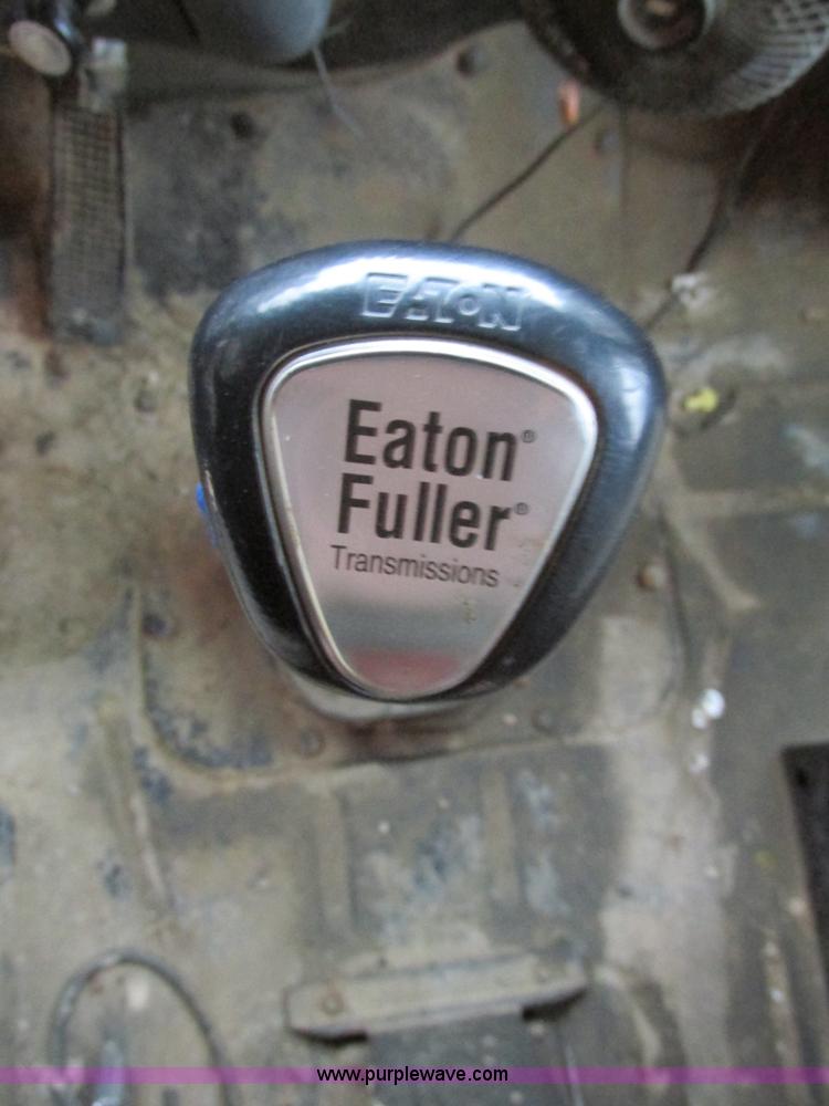 image for item H7599 1997 Ford L8000 dump truck