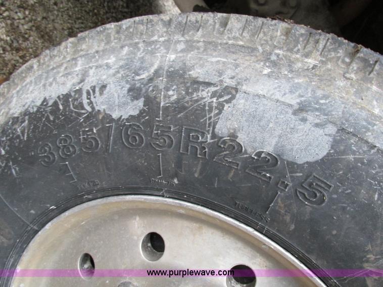 image for item H7599 1997 Ford L8000 dump truck