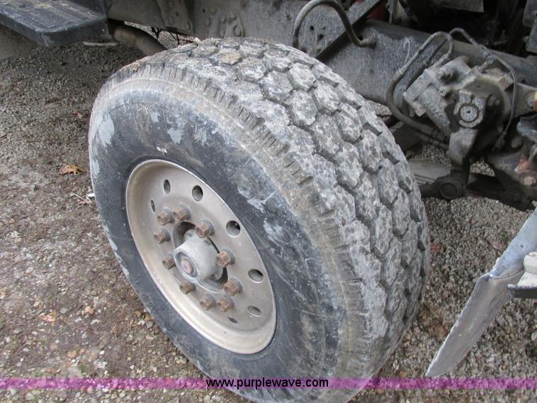 image for item H7599 1997 Ford L8000 dump truck