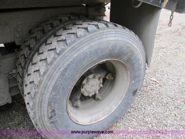 image for item H7599 1997 Ford L8000 dump truck