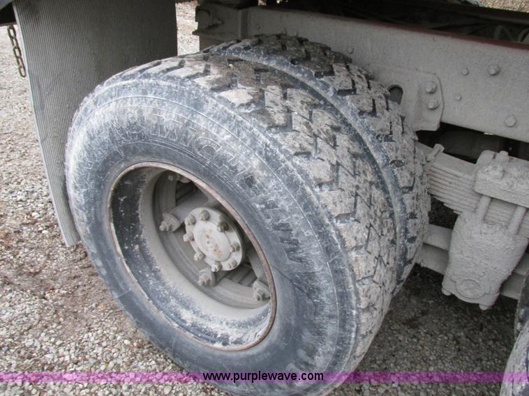 image for item H7599 1997 Ford L8000 dump truck