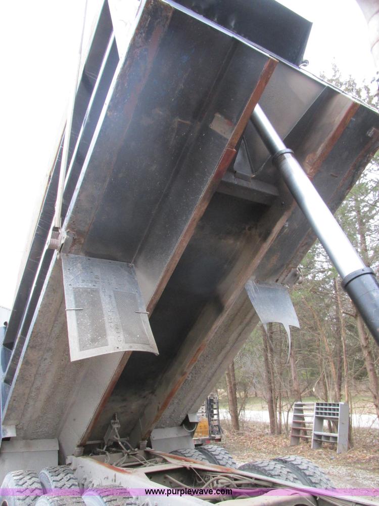 image for item H7599 1997 Ford L8000 dump truck