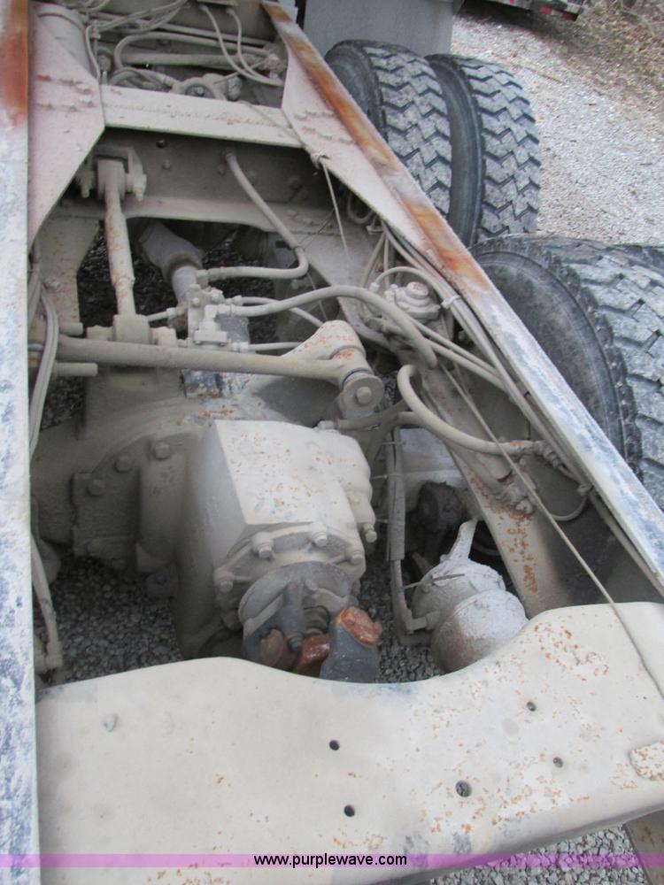 image for item H7599 1997 Ford L8000 dump truck