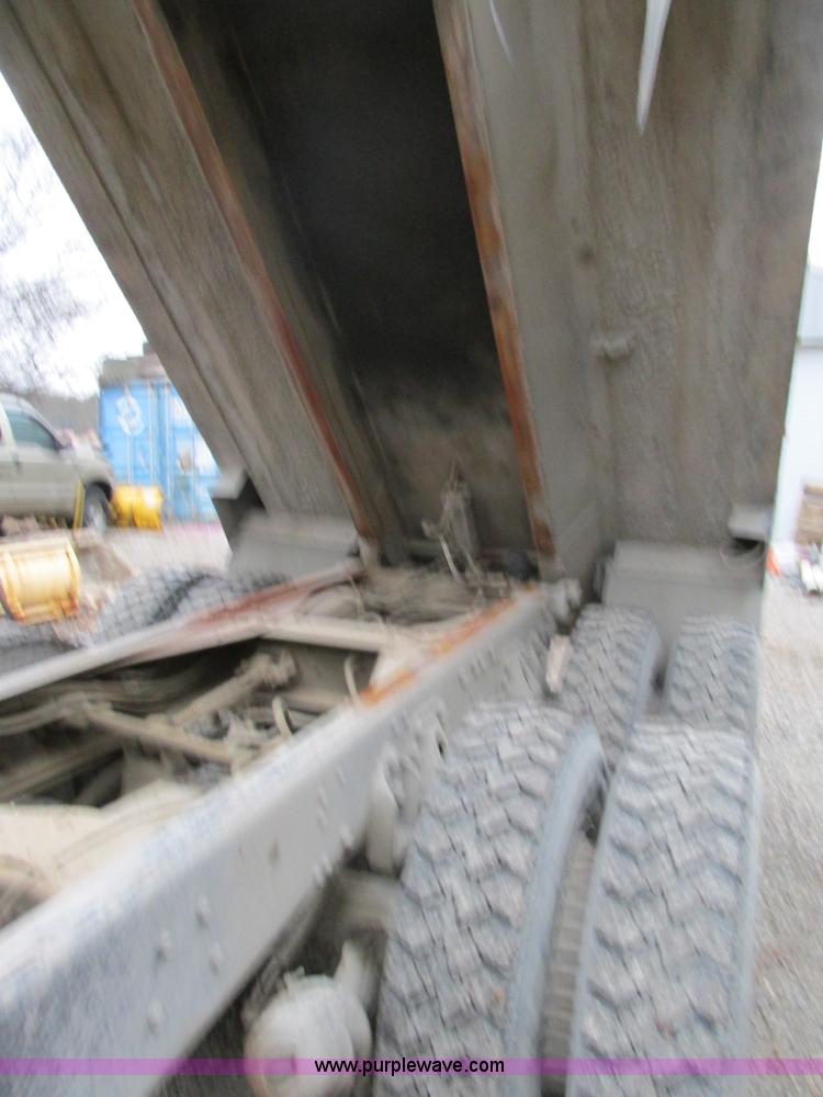 image for item H7599 1997 Ford L8000 dump truck