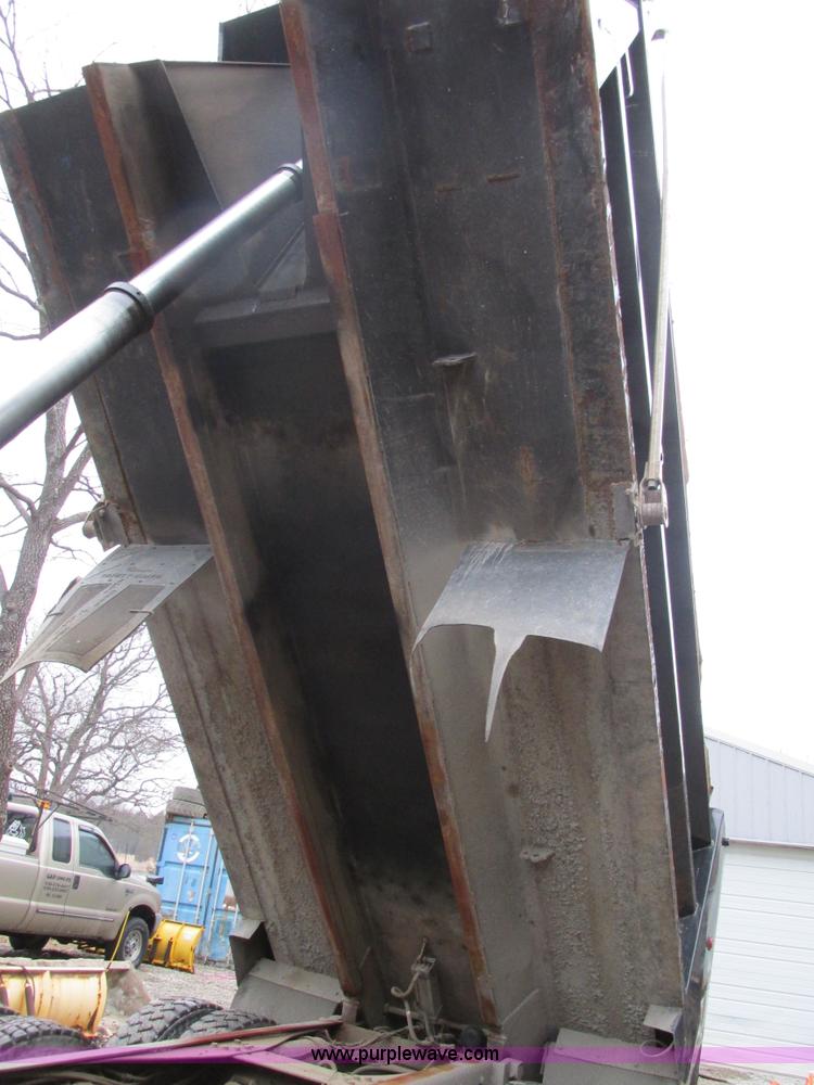 image for item H7599 1997 Ford L8000 dump truck