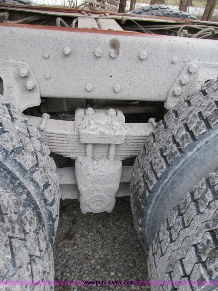 image for item H7599 1997 Ford L8000 dump truck