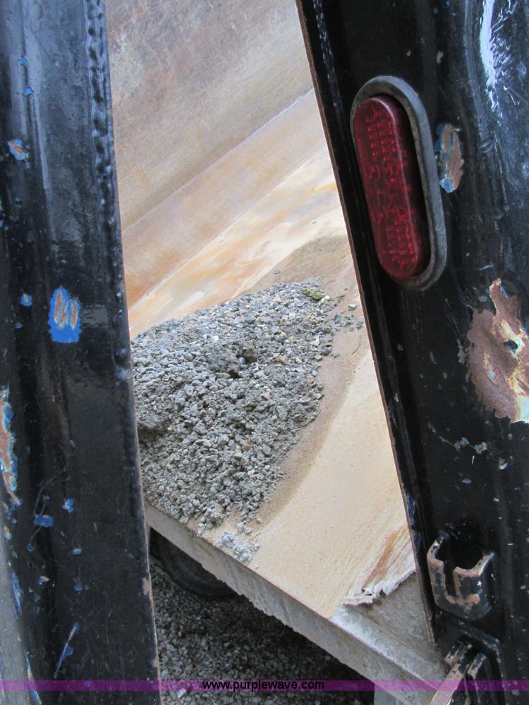 image for item H7599 1997 Ford L8000 dump truck