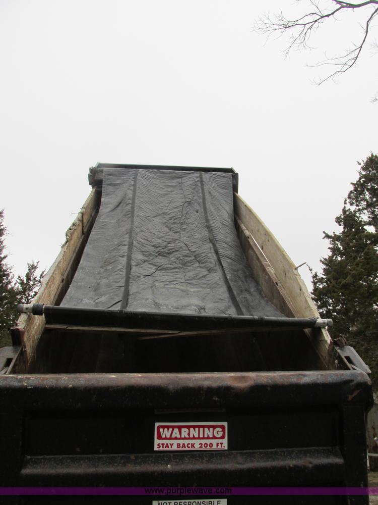 image for item H7599 1997 Ford L8000 dump truck