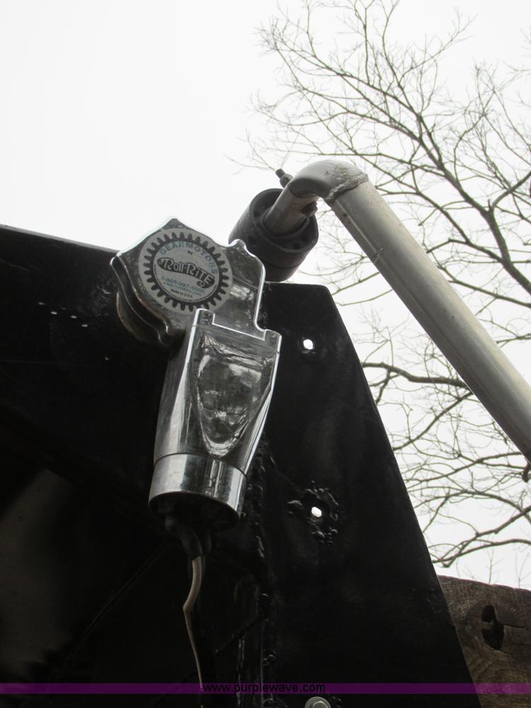 image for item H7599 1997 Ford L8000 dump truck