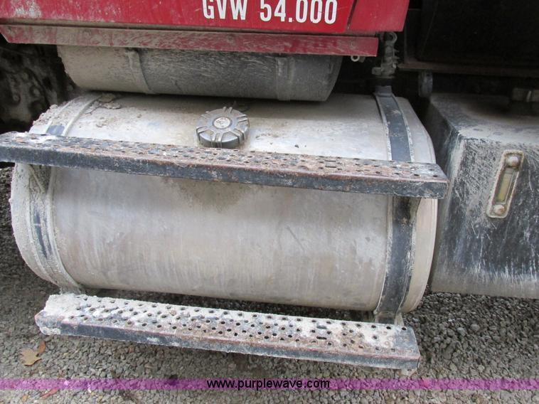 image for item H7599 1997 Ford L8000 dump truck