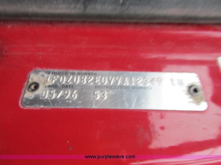 image for item H7599 1997 Ford L8000 dump truck