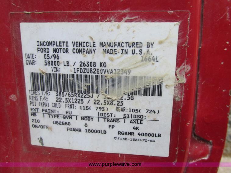 image for item H7599 1997 Ford L8000 dump truck