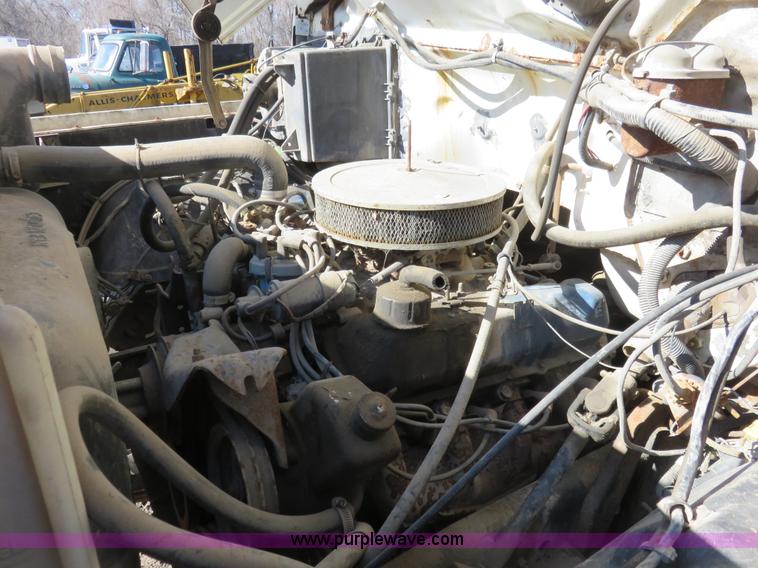 image for item I2266 1980 Ford F800 dump truck