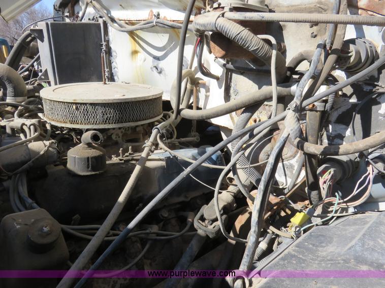 image for item I2266 1980 Ford F800 dump truck