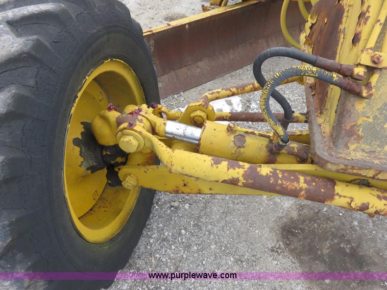 image for item I2436 1969 Allis Chalmers D rigid motor grader