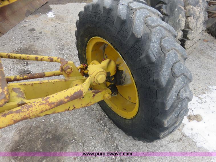 image for item I2436 1969 Allis Chalmers D rigid motor grader