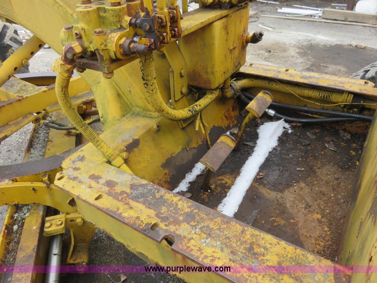 image for item I2436 1969 Allis Chalmers D rigid motor grader