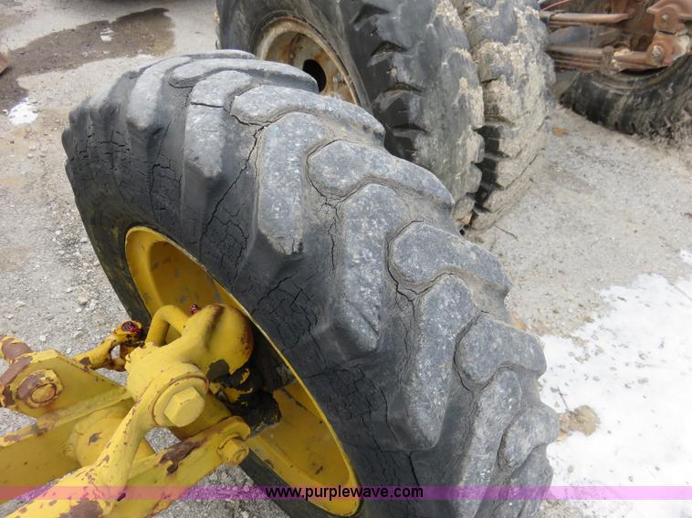 image for item I2436 1969 Allis Chalmers D rigid motor grader