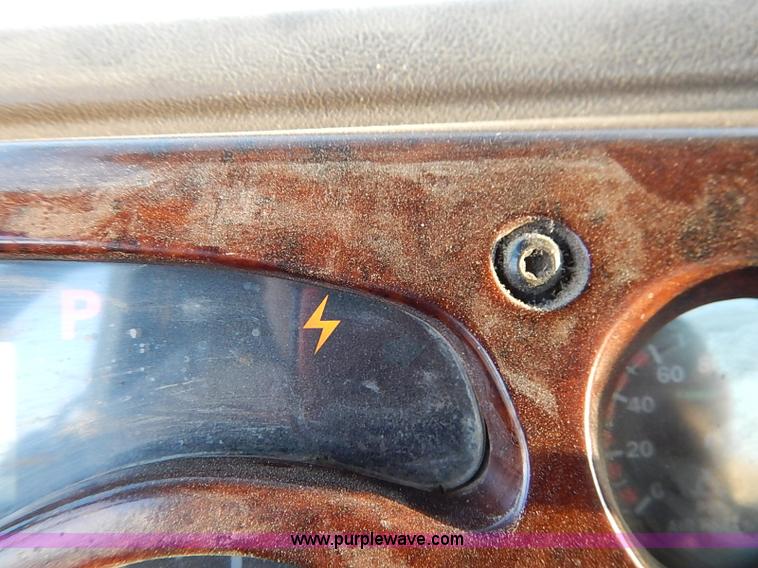 image for item I5117 2005 Mack CH613 semi truck