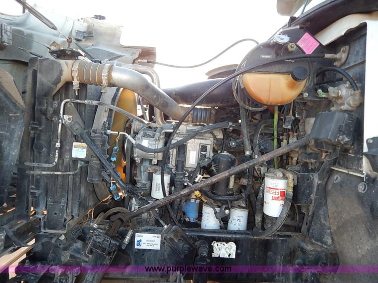 image for item I5117 2005 Mack CH613 semi truck