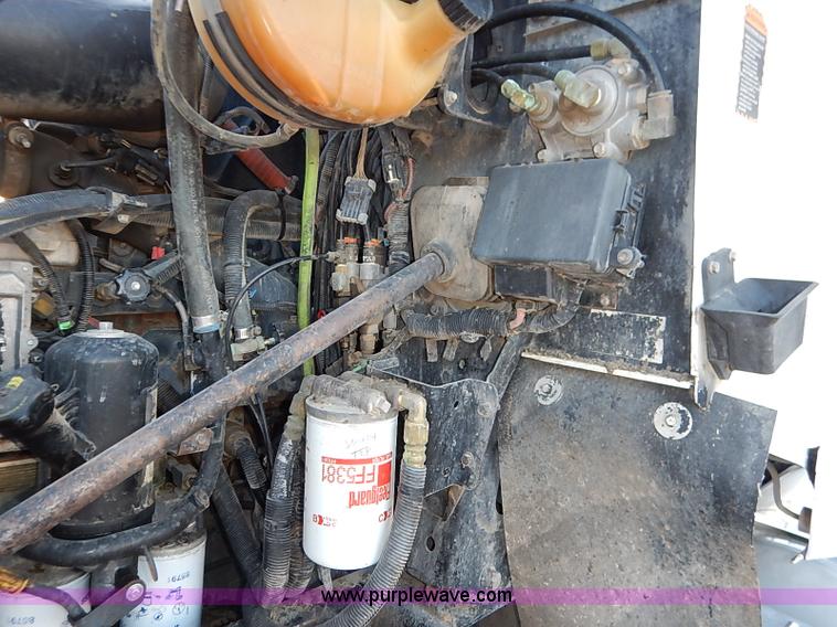 image for item I5117 2005 Mack CH613 semi truck