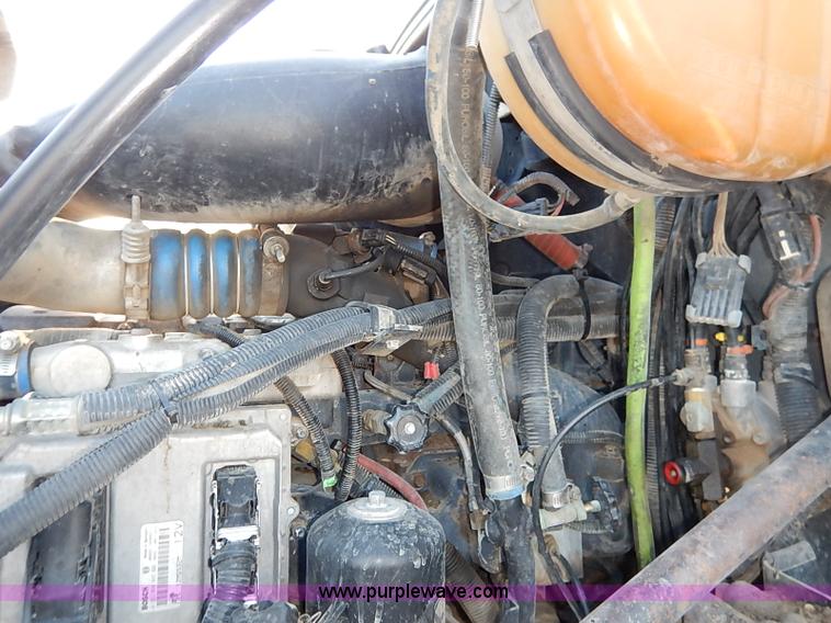 image for item I5117 2005 Mack CH613 semi truck