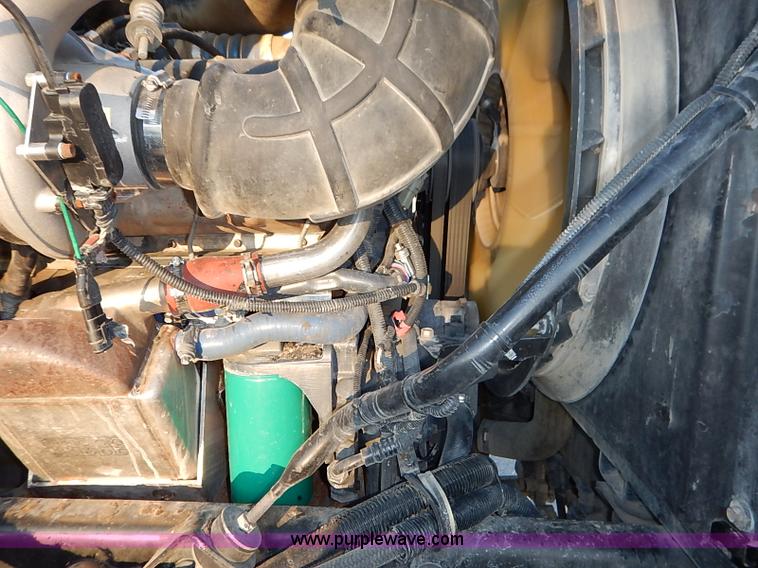 image for item I5117 2005 Mack CH613 semi truck