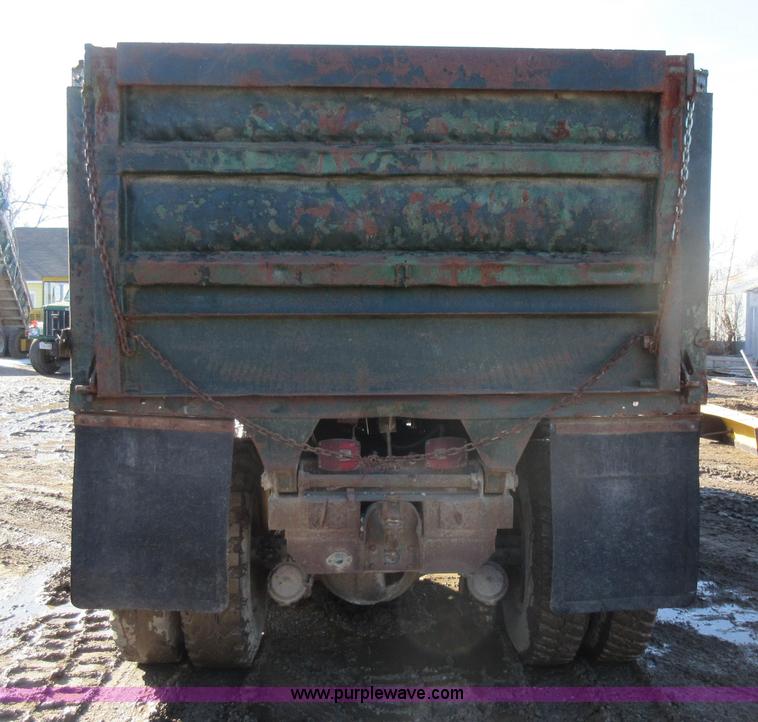 image for item I6850 1974 Ford dump truck