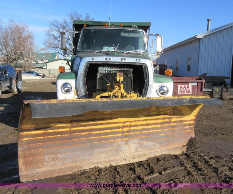 image for item I6850 1974 Ford dump truck