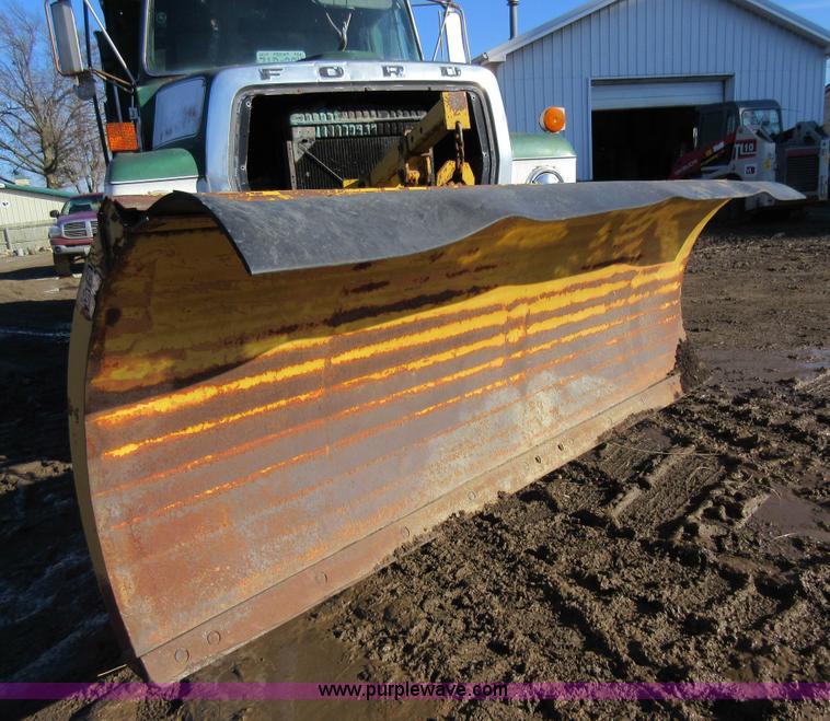 image for item I6850 1974 Ford dump truck