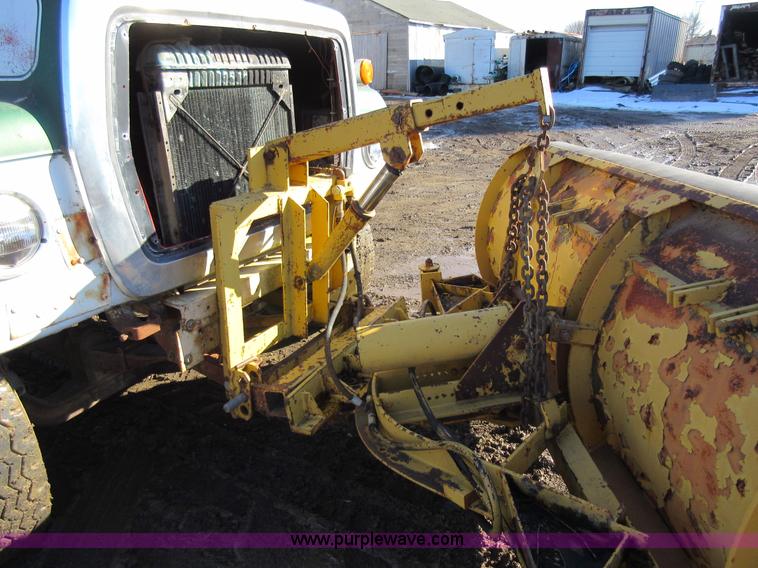 image for item I6850 1974 Ford dump truck