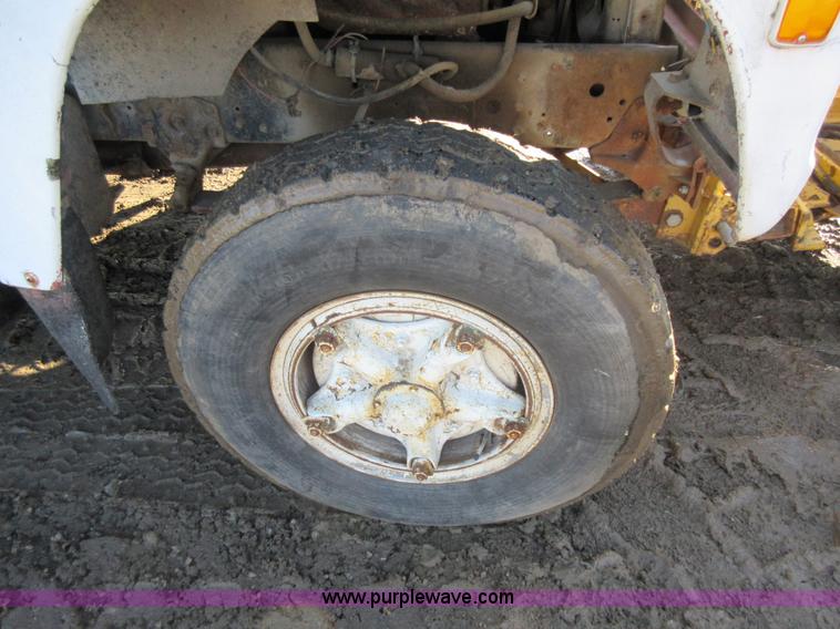 image for item I6850 1974 Ford dump truck