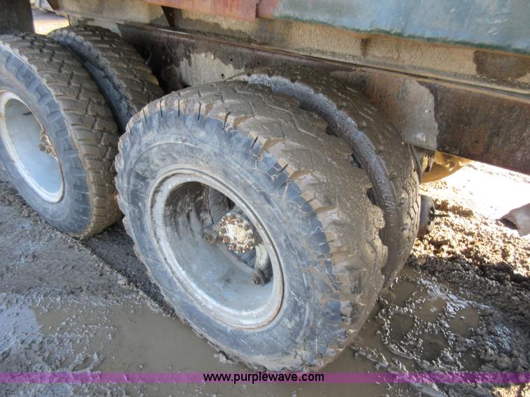 image for item I6850 1974 Ford dump truck