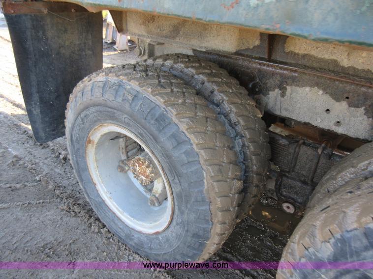 image for item I6850 1974 Ford dump truck